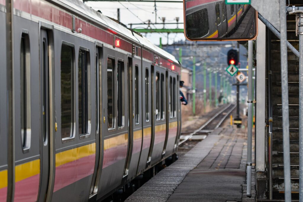 東京　大阪　安い　電車